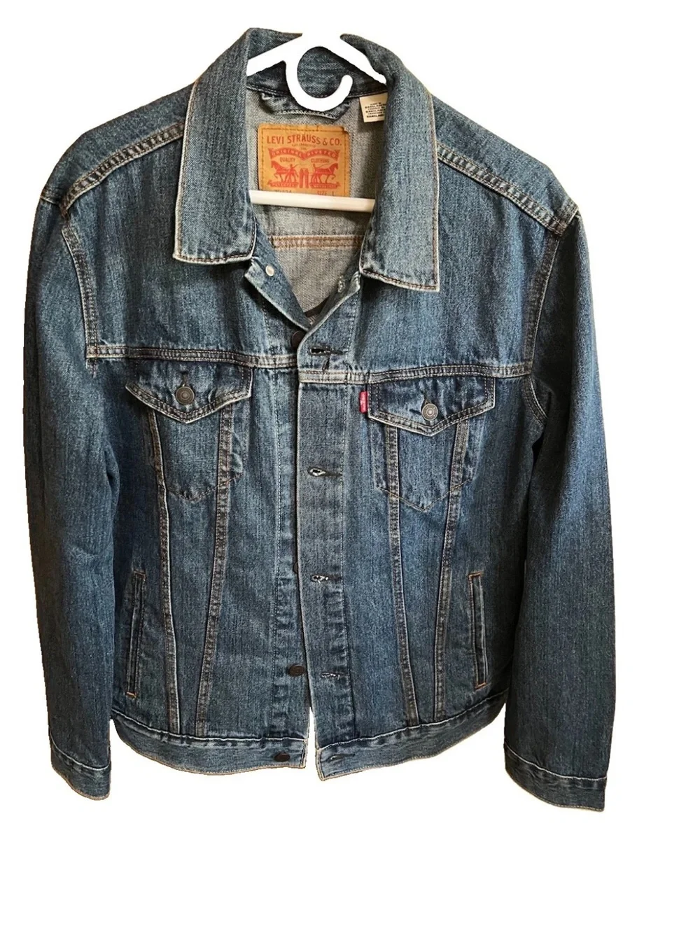 Custom Embroidered Levi's Denim Trucker Jacket Size L Pink Iguana Graphic 72334